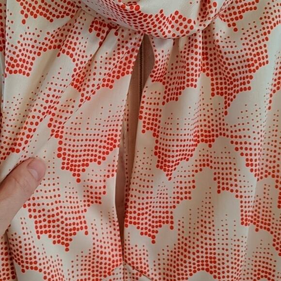 Keyhole Front Dress - Picture 4 of 7